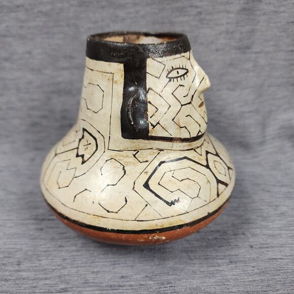 Vintage Peruvian Shipibo Conibo Pottery Face Vase Handmade Hand Painted Vessel - Picture 5 of 10
